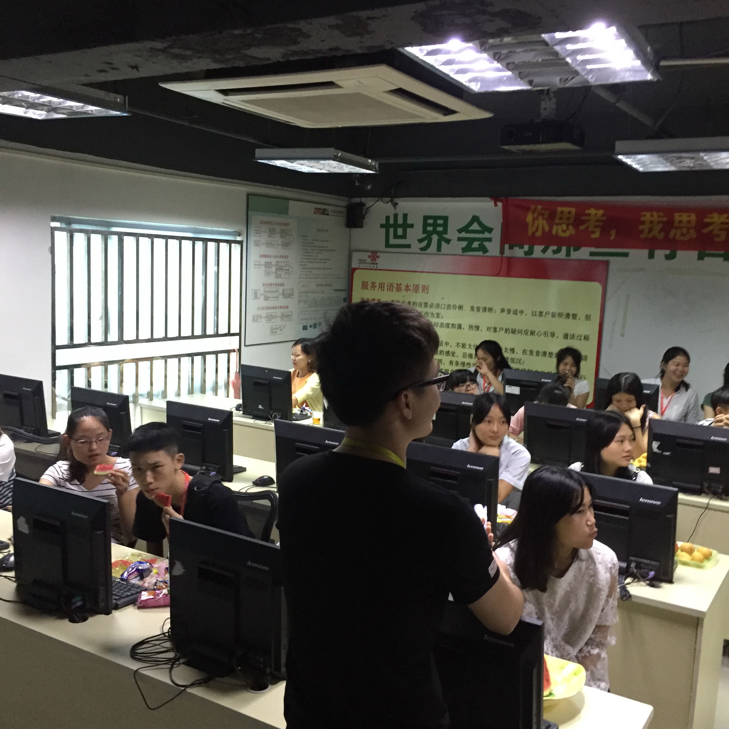 嘉音訊--10010團(tuán)隊(duì)的新員工座談會(huì)